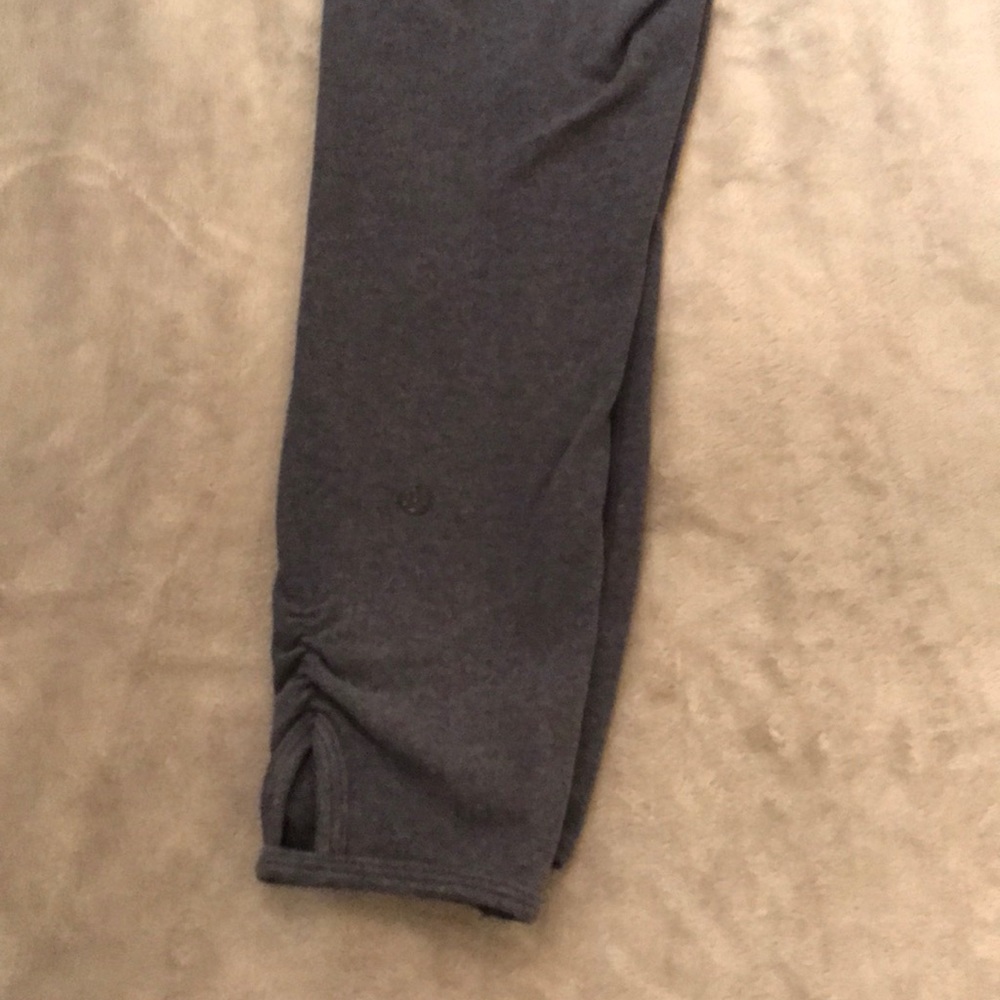 Lululemon legging - Picture 2 of 3